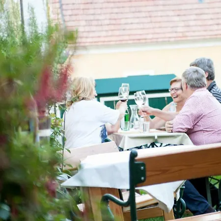 Winzerhof Duerauer Homestay Furth bei Gottweig