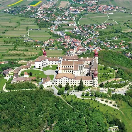 Winzerhof Duerauer Pansiyon Furth bei Gottweig